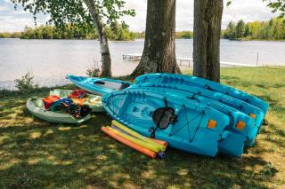 Serenity Shores 5BD Hot Tub Fishing Hiking - Traverse City - 3