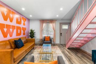 Ladybird Pink Palace SoCo Dream Townhome! - Austin - 0