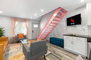 Ladybird Pink Palace SoCo Dream Townhome! - Austin - 5