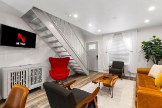 Groovy Townhouse near SoCo - 8