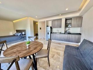 Central Apartment steps from 5th Avenue - Playa del Carmen - 0