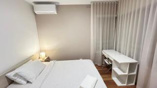Stylish Family Home - Dandenong - 2