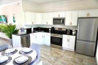 SōLE #4,2 BR-Riverview-2 min to BEACH-Launch Views-Balcony - Cocoa Beach - 7