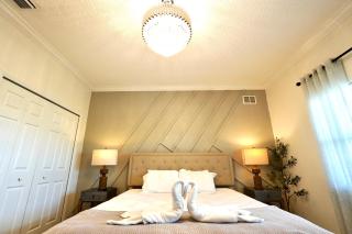 SōLE #4,2 BR-Riverview-2 min to BEACH-Launch Views-Balcony - Cocoa Beach - 2