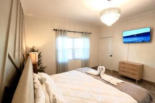 SōLE #4,2 BR-Riverview-2 min to BEACH-Launch Views-Balcony - Cocoa Beach - 3