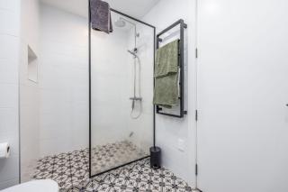 Central Apt with Art Gallery Views and FREE Parking - 1