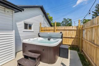 Charming 3-Bedroom - Hot Tub & Game Room - Vermilion - 9