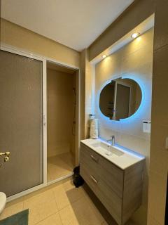 Cozy Escape for 2 Marina Retreat - 1