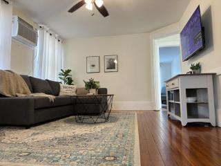 Historic Ludlow Apt B - 9