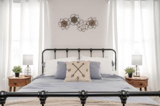 Historic Ludlow Apt B - 0