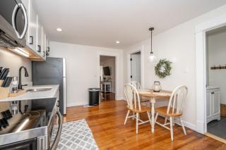 Historic Ludlow Apt B - 8