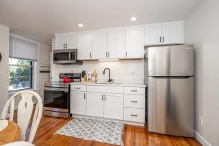 Historic Ludlow Apt B - 2