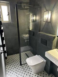 Front Line Luxury Beach House 5 Bedroom - 1