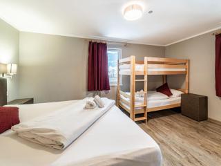 Chalet in Bruck near Ski Slopes, cleaning included - 2