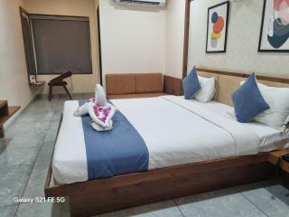 Hotel Sai Inn at Statue of Unity - Rājpīpla - 8