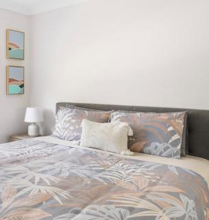 Stylish Modern 2BR Oceanside Oasis Free Wi-Fi - Gold Coast - 3