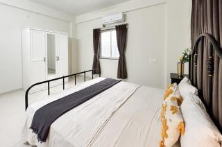 Millenia 2BHK Spacious APT Retro games Terrace - Pune - 8