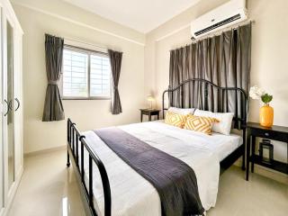 Millenia 2BHK Spacious APT Retro games Terrace - Pune - 7