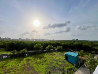 Millenia 2BHK Spacious APT Retro games Terrace - Pune - 6
