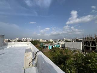 Millenia 2BHK Spacious APT Retro games Terrace - Pune - 4