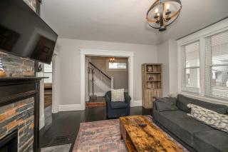 The Restful Roost w Hot Tub - 0