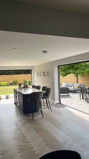 Beautiful family home with hot tub - Wivenhoe - 2