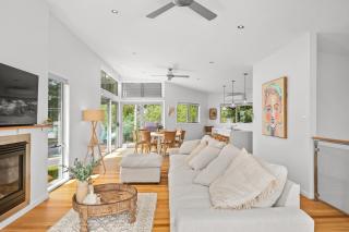 Luxurious 5-Bed Home by Avoca Beach - Avoca Beach - 0