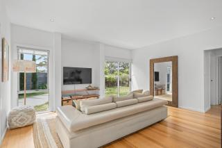 Luxurious 5-Bed Home by Avoca Beach - Avoca Beach - 5