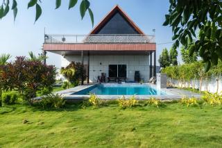 Blissora Retreat Villa by StayJade-Pvt Pool-Lawn - Venkatāpur - 8