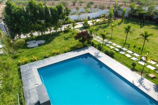 Blissora Retreat Villa by StayJade-Pvt Pool-Lawn - Venkatāpur - 2