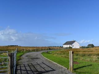 Lochboisdale Cottage - Lochboisdale - 8