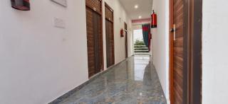 Narayan Palace hotel & Restaurant - 1