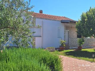 Arbor Countryside Oasis - 9