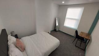 Florence 4 Bedroom house - Killingbeck - 4