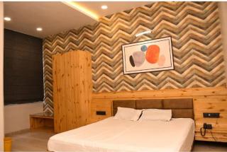 Hotel Shehnai Garden - Chhatarpur - 4