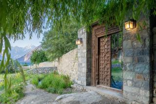 Coyote Den Ishkoman Travelers Hostel and Hotel - - 0
