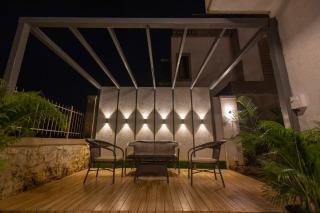 Staycation a four bedroom delux villa - Jāmb - 3