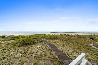 Amelia-Beachfront-Private Pool-Pet Friendly-Game Room - 2