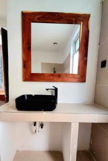 Modern Luxury 4 sleeper apartment Paje Beach Zanzibar TV WIFI AC centrally located - Paje - 5