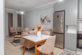 Urban Hideaway Apartment - Tirana - 0