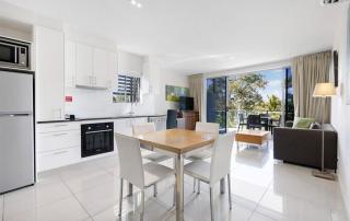 Luxe Resort Units Urangan Esp Hervey Bay Marina Ocean Views Pool - Urangan - 0
