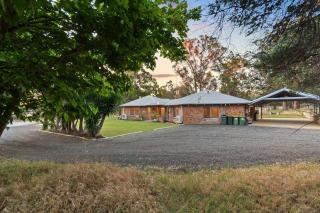 Herron Farm Stay Family Fun and Country Comfort - 1