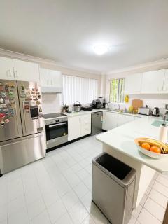 Bedroom in Sydney AU - Kirrawee - 1