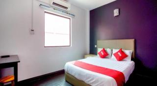 OYO 89895 Senses Budget Hotel - Banting - 8
