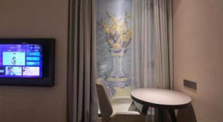 IU Hotel·Chongqing XinPAI·fang Fortune Centre - Chongqing - 3