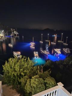 Mikaki Holiday Home - - 9