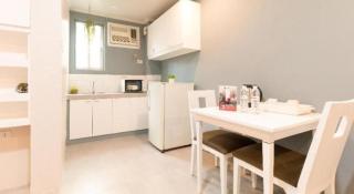 RedDoorz Premium near Greenbelt Makati - Vaccinated Staff - Manila - 5