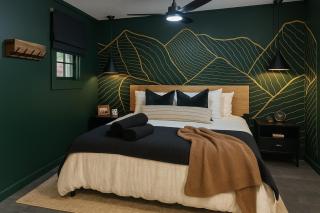 NEW Hot tub, Fireplace, Swing, Modern Cabin - 8