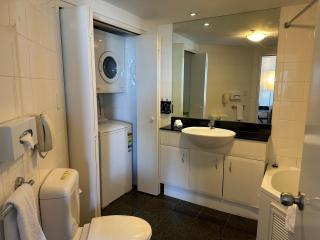 Cozy 1 bedroom unit in parramatta Pool,Spa,Dining - Sydney - 5