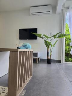 Cozy Apartment in Baie Nettlé with Pool - Baie Nettle - 4
